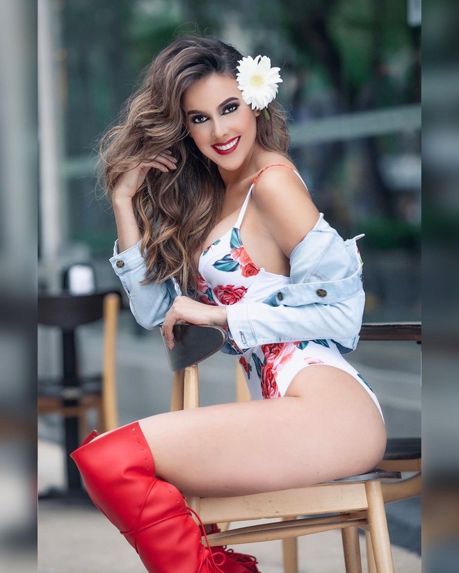 Gương mặt thiên thần và thân hình gợi cảm của tân Hoa hậu Hoàn vũ Venezuela - 2