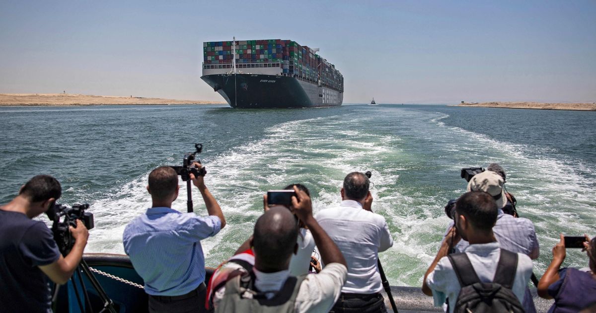 Ai Cập mở tiệc tiễn siêu tàu Ever Given sau thỏa thuận bồi thường "khủng"