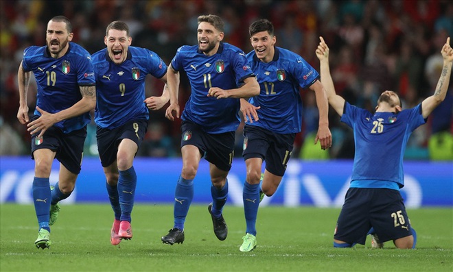 Cửa vô địch Euro 2020 của đội tuyển Anh nhiều hơn Italia - 2