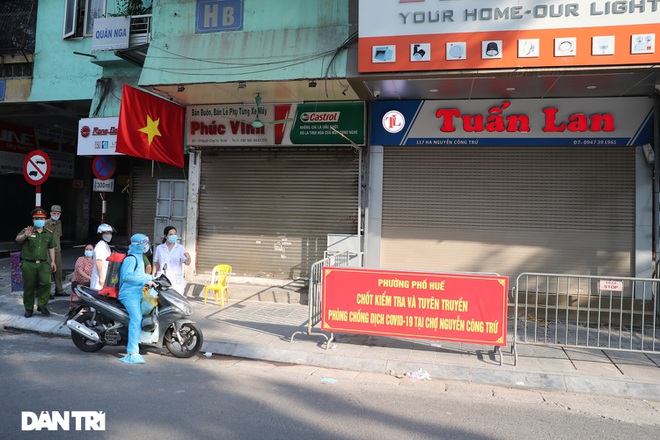 Phong tỏa nhiều điểm trên phố trung tâm Hà Nội liên quan ca dương tính mới - 9
