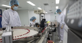 Cận cảnh quy trình gia công vắc xin Sputnik V tại Việt Nam