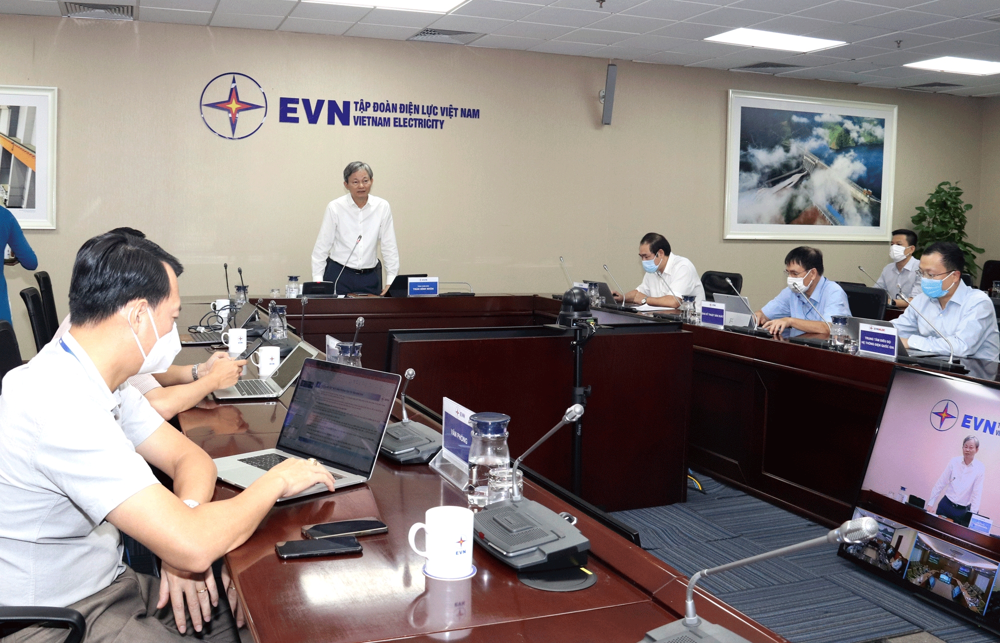 EVN yêu cầu toàn thể CBNV tiếp tục chấp hành nghiêm các yêu cầu về phòng, chống COVID -19