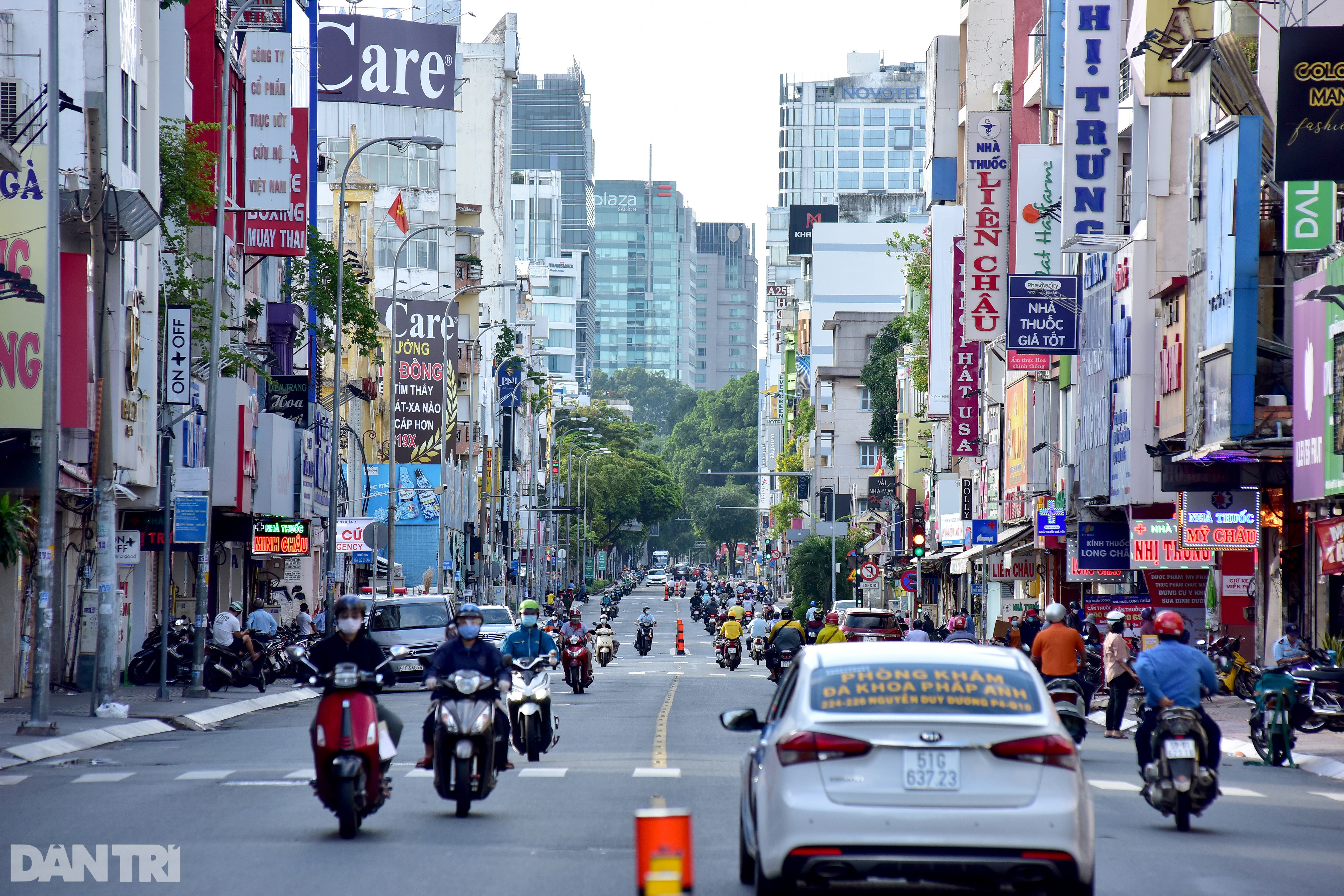 Đường phố Sài Gòn ùn ùn xe cộ, nhiều người bị xử phạt ra ngoài không lý do - 2