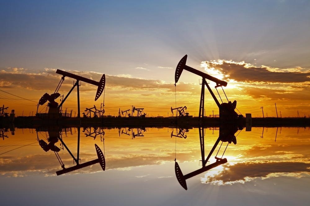 Giá xăng dầu hôm nay 29/7 quay đầu giảm, dầu Brent mất mốc 74 USD