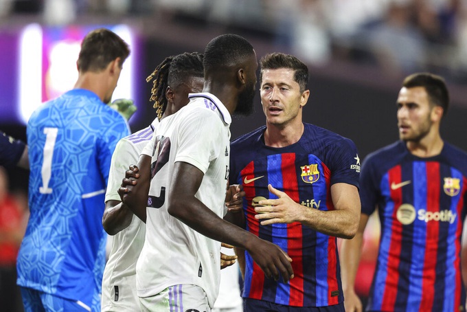 Tân binh Raphinha tỏa sáng giúp Barcelona hạ gục Real Madrid - 3