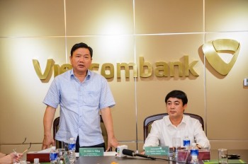 Bí thư Đinh La Thăng thăm và làm việc tại các chi nhánh Vietcombank