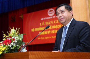 Bộ trưởng Nguyễn Chí Dũng: "Tuyệt đối không giữ bóng trong chân"