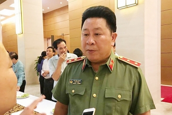 Cách chức Thứ trưởng, đề nghị giáng cấp hàm xuống Đại tá với Trung tướng Bùi Văn Thành