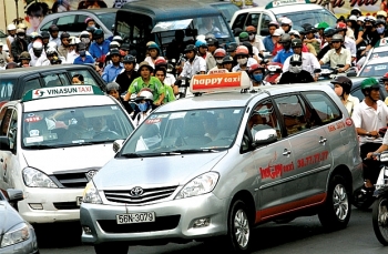 Taxi truyền thống "đấu tố" Bộ Giao thông, sợ phá sản vì taxi công nghệ, Grab
