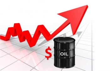 Cập nhật giá dầu 30/8: Dầu thô tăng do lo ngại rủi ro thương mại toàn cầu