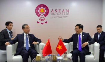 Phó Thủ tướng khẳng định lập trường Biển Đông của Việt Nam với Ngoại trưởng Trung Quốc