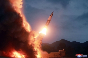 Triều Tiên phóng 2 tên lửa, tuyên bố không bao giờ đàm phán với Hàn Quốc