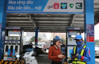 PVOIL: Mua xăng dầu thanh toán bằng ứng dụng trên điện thoại thông minh