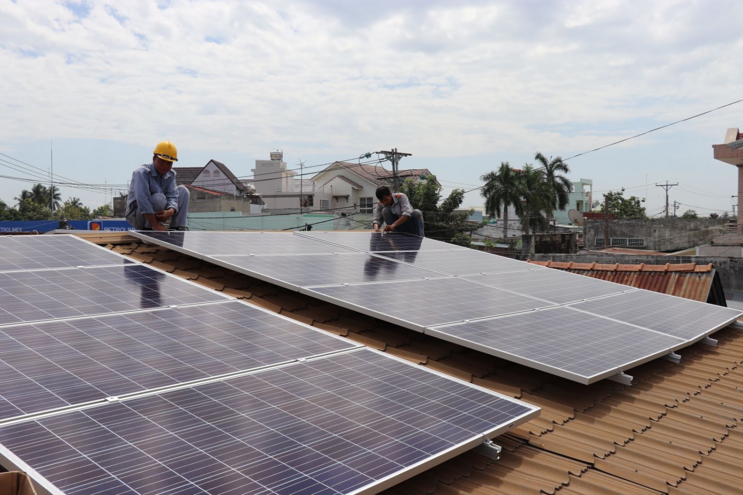 EVNSPC mua lại hơn 7,5 triệu kWh từ điện mặt trời áp mái của khách hàng