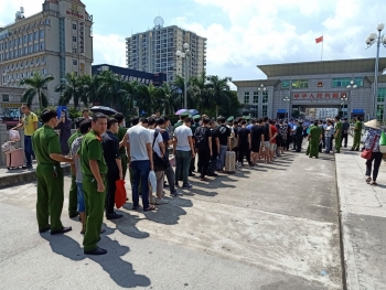 28 đối tượng Trung Quốc bị công an Quảng Ninh bắt vì… lập sàn chứng khoán giả