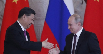 Nga và Trung Quốc bắt tay đẩy nhanh quá trình “hạ bệ” đồng USD