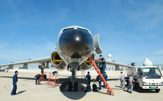 Trung Quốc bị nghi đưa máy bay ném bom trái phép đến đảo Phú Lâm