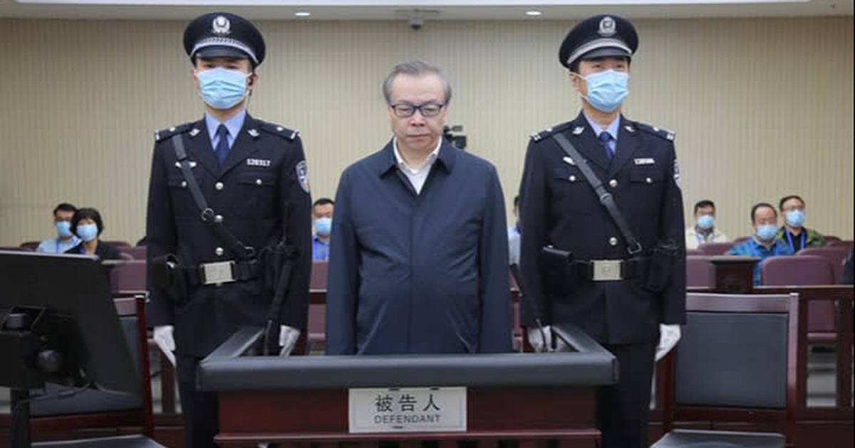 Quan tham Trung Quốc giấu hàng tấn tiền trong nhà, nuôi 100 nhân tình