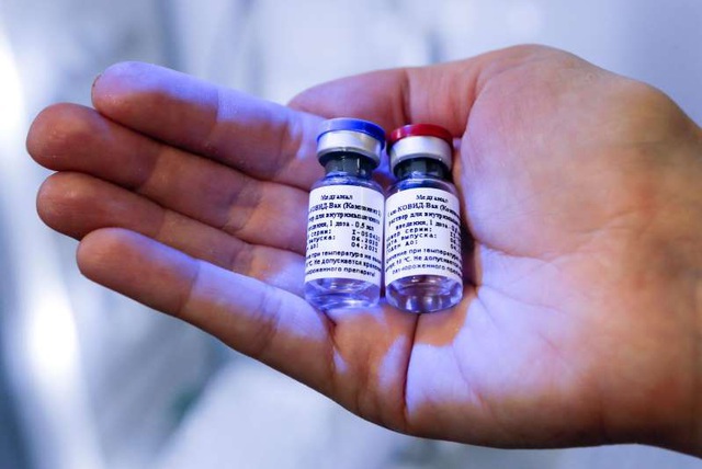 Việt Nam đăng ký mua vắc xin ngừa Covid-19 của Nga và Anh