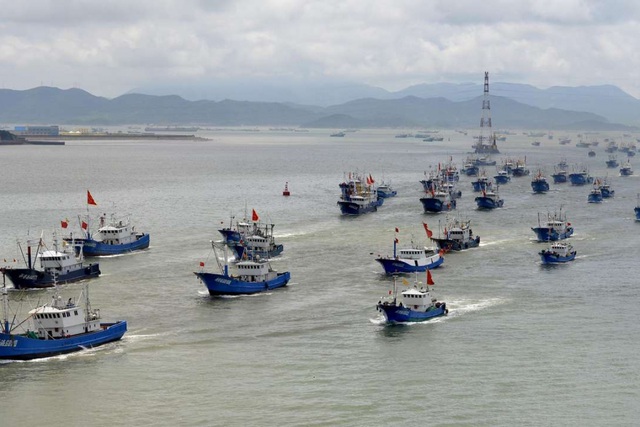 Tàu cá Trung Quốc ồ ạt tràn xuống Biển Đông sau thời hạn cấm đánh bắt