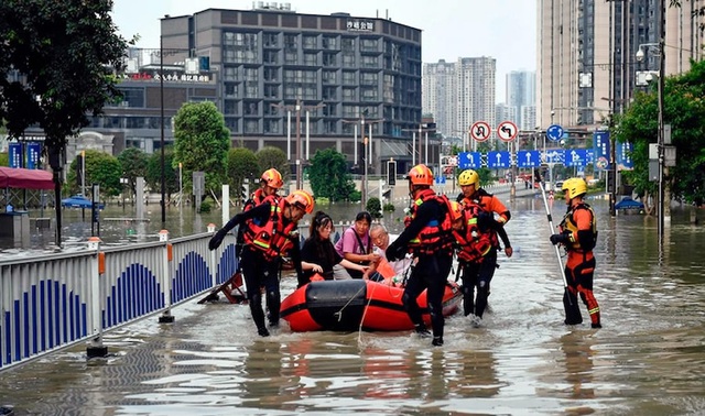 Nền kinh tế Trung Quốc chao đảo bởi thảm họa lũ lụt
