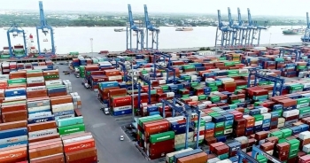 TPHCM: Cảng Cát Lái sắp quá tải vì hàng tồn bãi