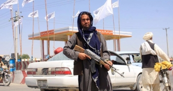 Taliban chiếm thêm "thành trì" quan trọng, siết chặt vòng vây quanh Kabul