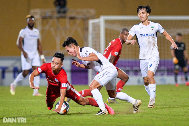 Dừng V-League 2021, HA Gia Lai chưa được nhận Cúp vô địch - 2
