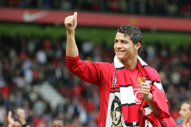 Man Utd kiếm được núi tiền ngay khi chiêu mộ C.Ronaldo - 2