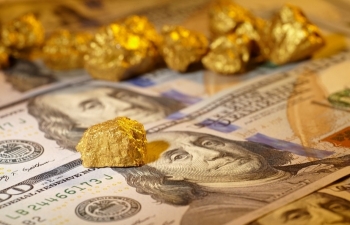 Giá vàng hôm nay 24/2: Quay đầu giảm, biến động quanh mức 1.800 USD