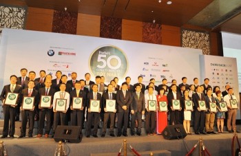 Vietcombank năm thứ 4 liên tiếp lọt Top 50 công ty niêm yết tốt nhất VN
