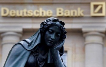Cổ phiếu Deutsche Bank xuống thấp kỷ lục