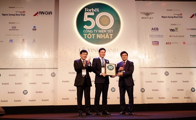 vietcombank top 50 cong ty niem yet tot nhat viet nam