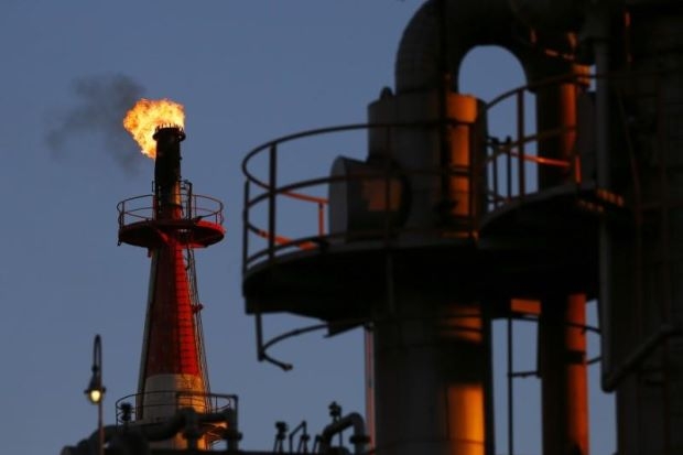 Giá dầu thế giới ngày 3/9: Căng thẳng thương mại đe doạ giá dầu