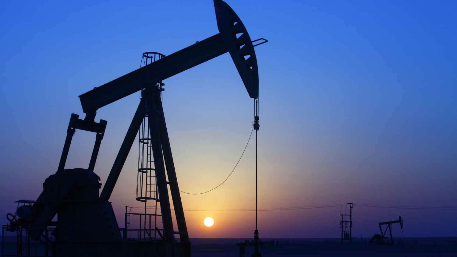 Giá dầu thế giới 17/9: Căng thẳng thương mại leo thang kéo giá dầu đi xuống