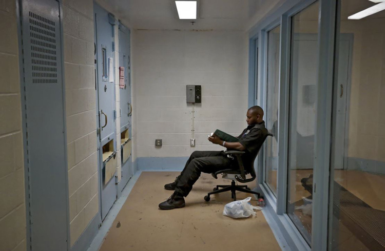 Cách nhà tù Mỹ ngăn phạm nhân tự sát