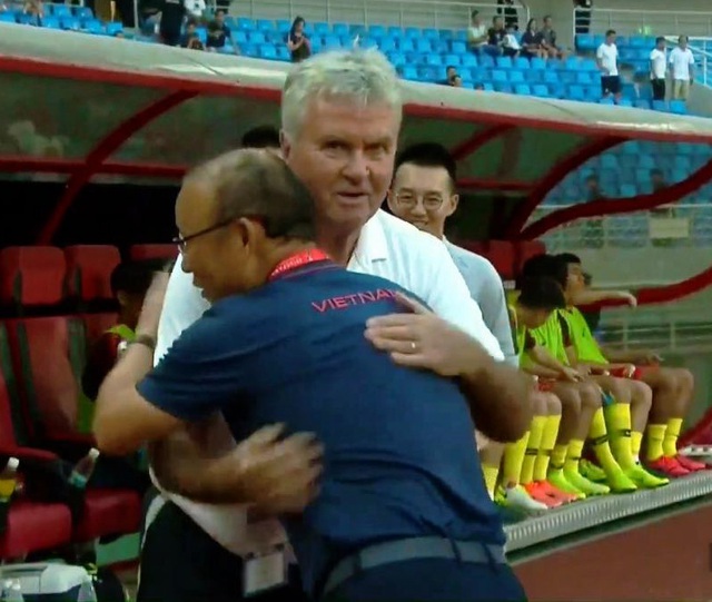 HLV Guus Hiddink: “Trận thua U22 Việt Nam giúp chúng tôi học được nhiều điều”