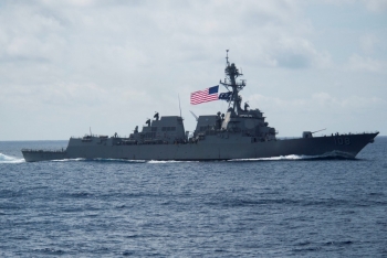 Tàu chiến Mỹ thách thức yêu sách phi lý của Trung Quốc tại Hoàng Sa