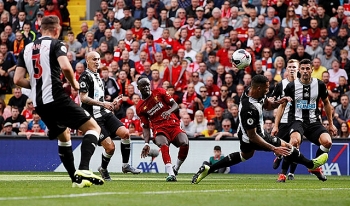Liverpool 3 - 1 Newcastle: Song sát Mane và Salah cùng nổ súng