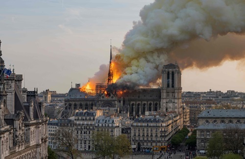 Paris nhiễm độc chì nghiêm trọng sau vụ cháy Nhà thờ Đức Bà