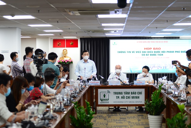 TPHCM họp báo việc đại biểu Phạm Phú Quốc có 2 quốc tịch - 2