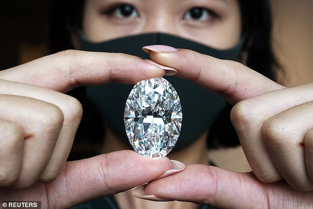 Viên kim cương to bằng quả trứng sẽ được bán đấu giá 30 triệu USD - 3