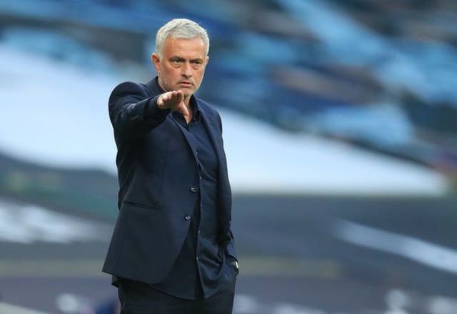 Mourinho lọt top huấn luyện viên dễ bị sa thải nhất Premier League - 2