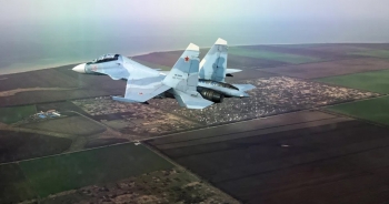 Máy bay Su-30 của Nga đâm xuống rừng