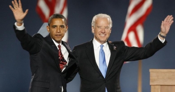Ông Obama công khai số điện thoại nhằm “kéo” phiếu bầu cho ông Biden
