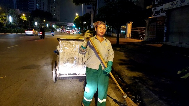 Hà Nội: Công nhân vệ sinh với nỗi lo chuyển mùa - 2