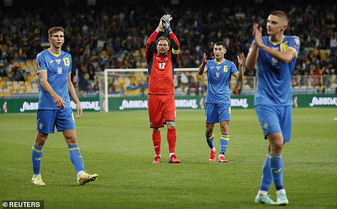 Pháp hòa thất vọng Ukraine, Hà Lan thắng tưng bừng Montenegro - 4