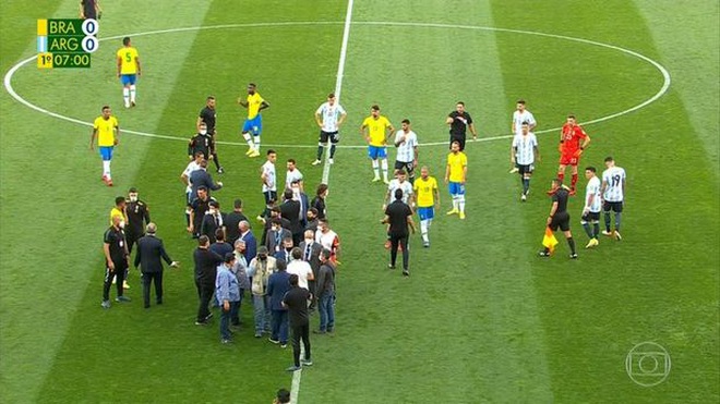 Cầu thủ Argentina rời Brazil thành công sau sự cố ở vòng loại World Cup - 1