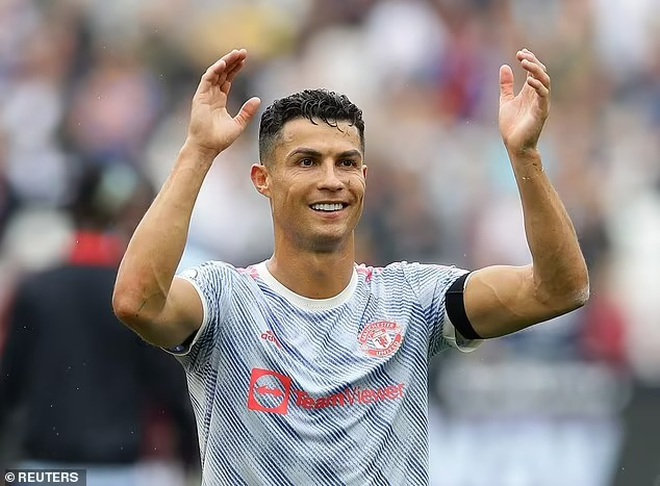 C.Ronaldo đá 3 trận bằng cả mùa giải của Alexis Sanchez và Di Maria - 1
