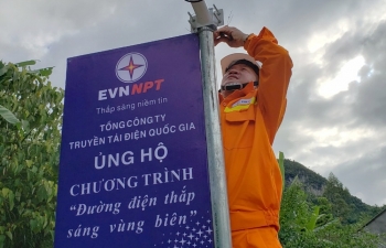 “Đường điện thắp sáng vùng biên” tại thị trấn Si Ma Cai